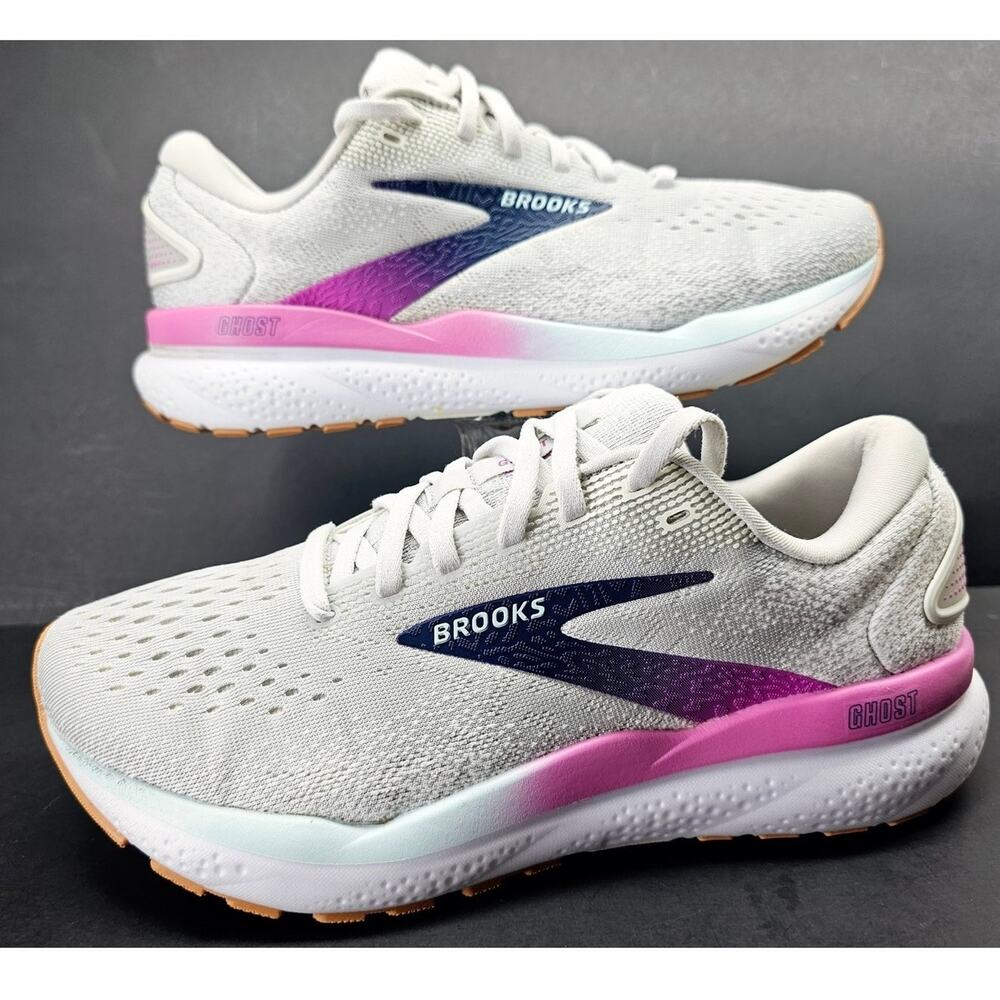 Brooks Women 8.5 Comfy footwear//